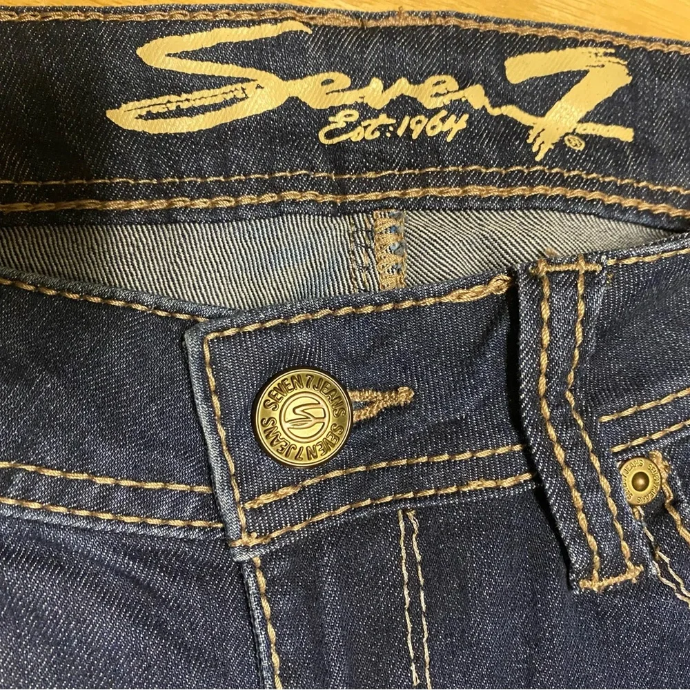 Seven7 Women's Boot Cut Jeans Size 8 Back Pocket Embroidery Festival Denim - Picture 2 of 16